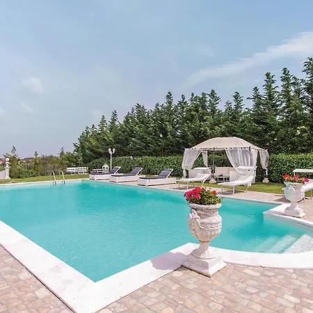 2 Bedroom Stunning In Rom