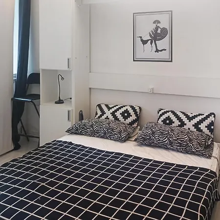 2 Bedroom Stunning In Feriehus Rom